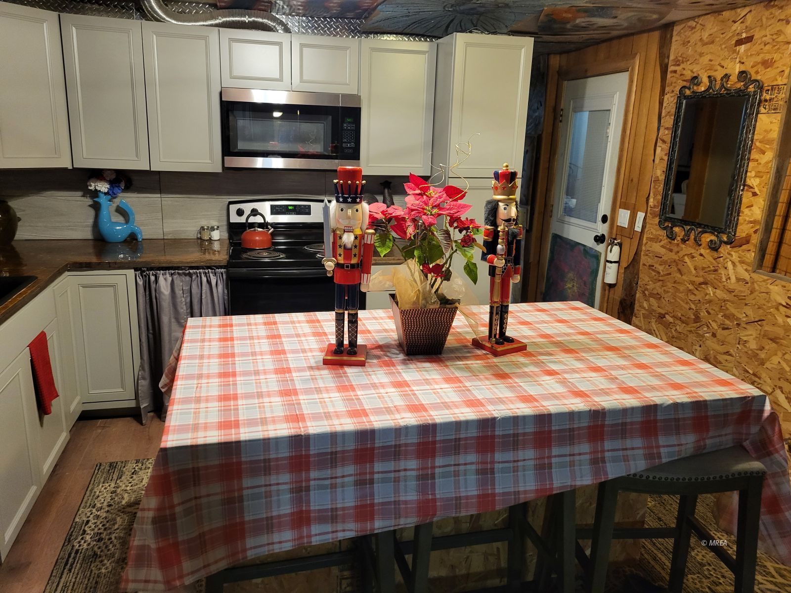 525 W Cottonwood Ave