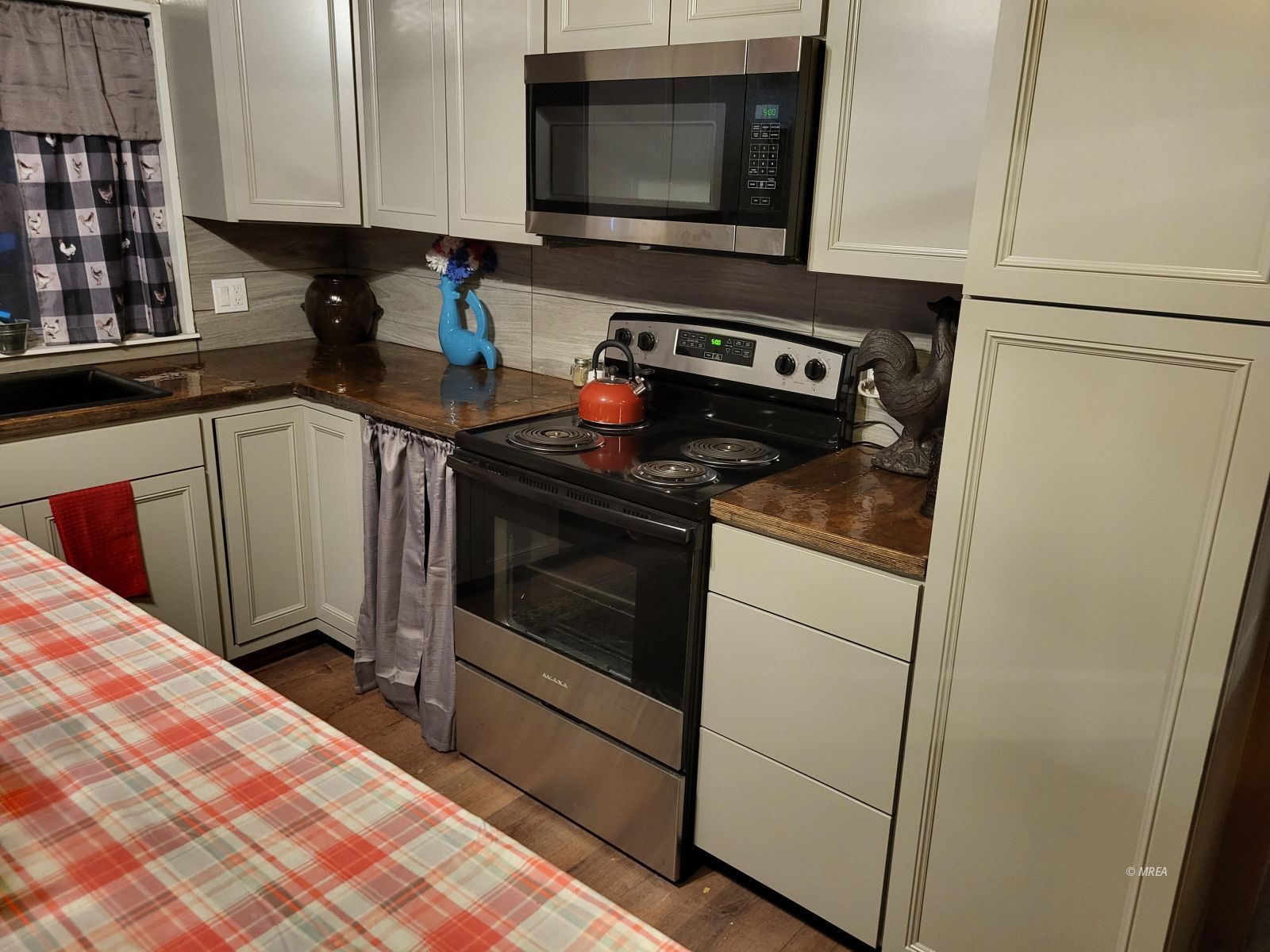 525 W Cottonwood Ave