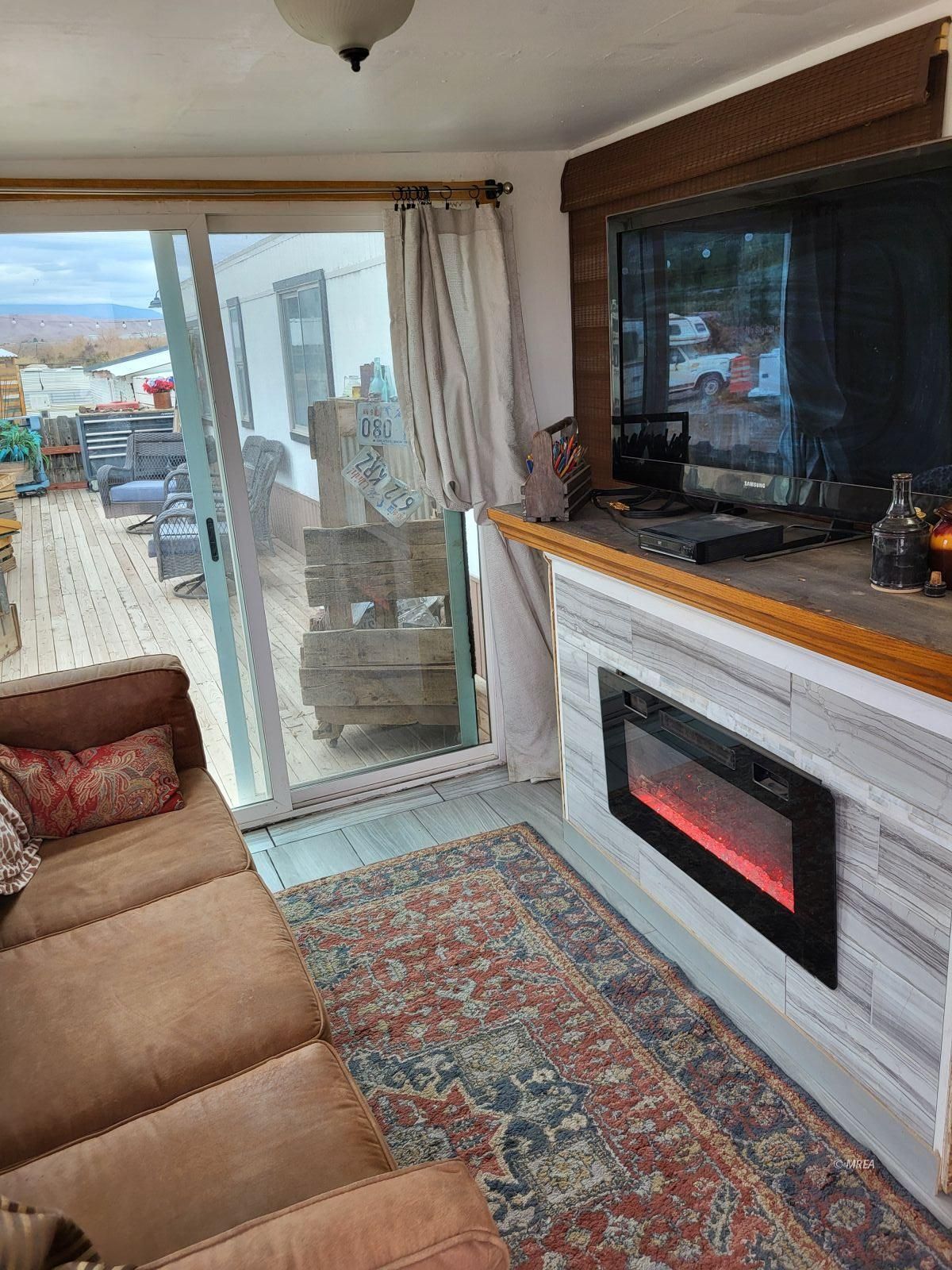 525 W Cottonwood Ave