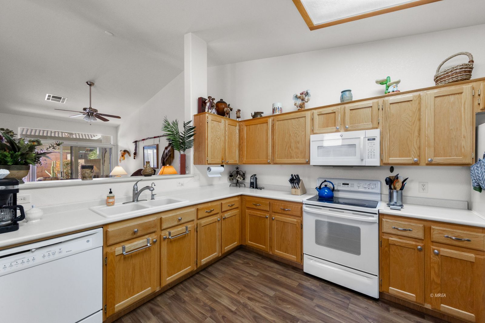 577  Torrey Pines Dr