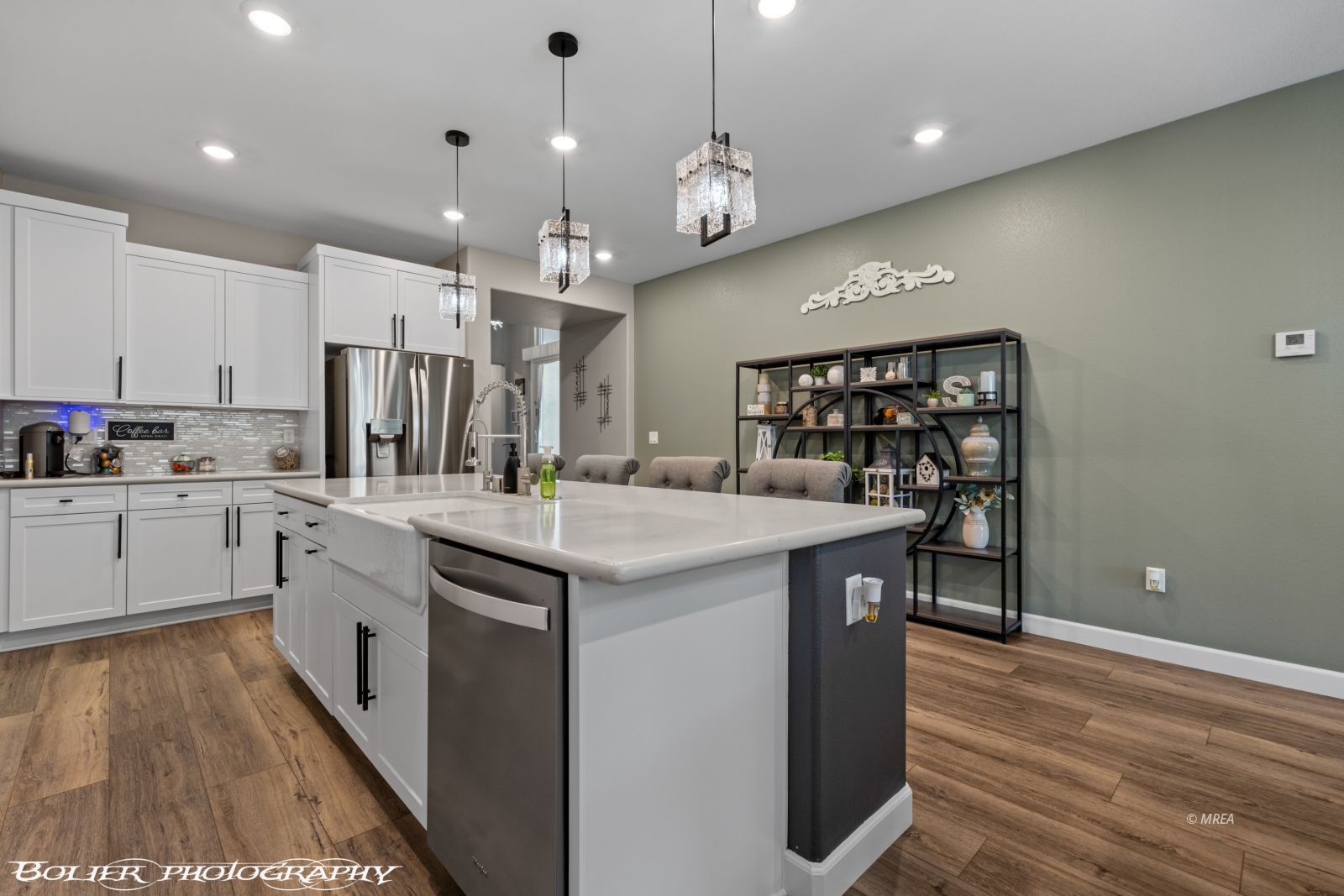 472  Paradise Valley Hts 