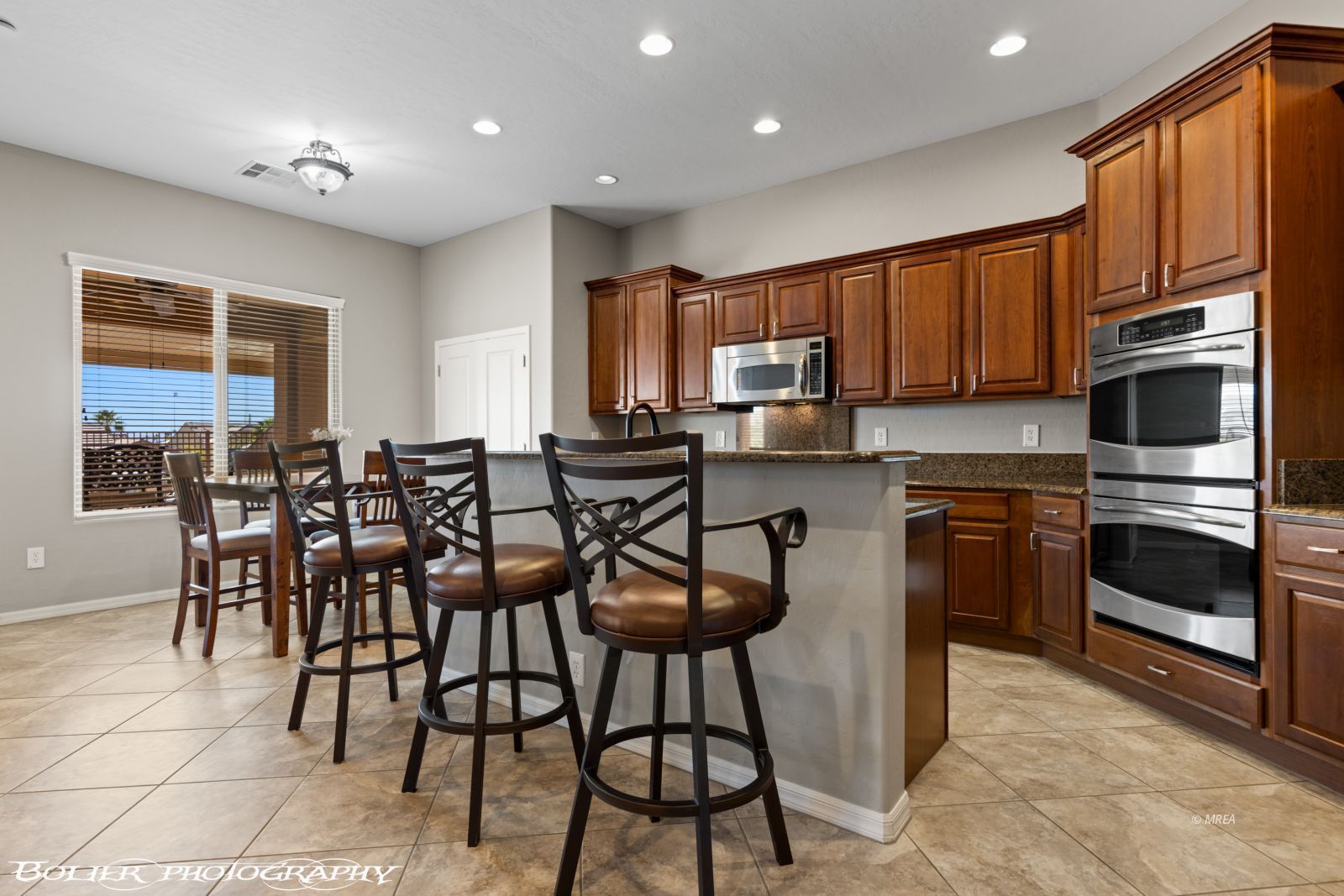 1540  Sandstone Bluffs VW 