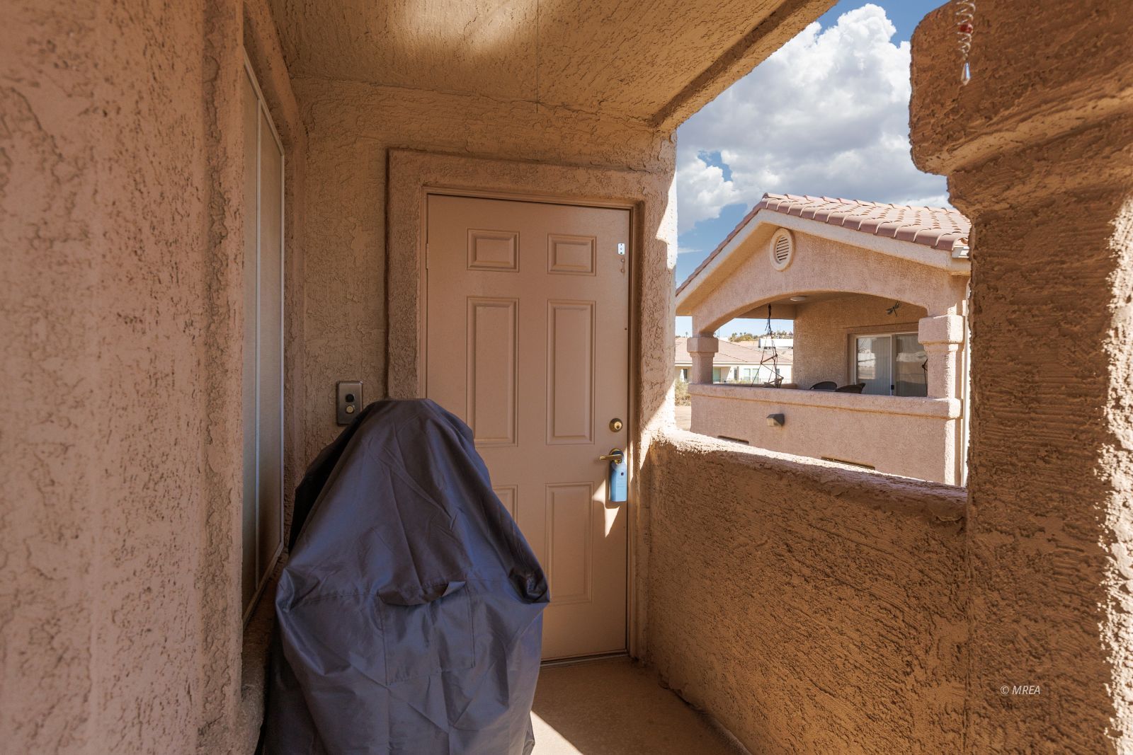 2324  517 W Mesquite Blvd 