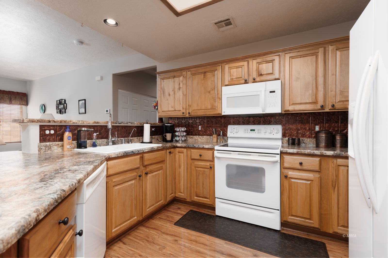 2324  517 W Mesquite Blvd 