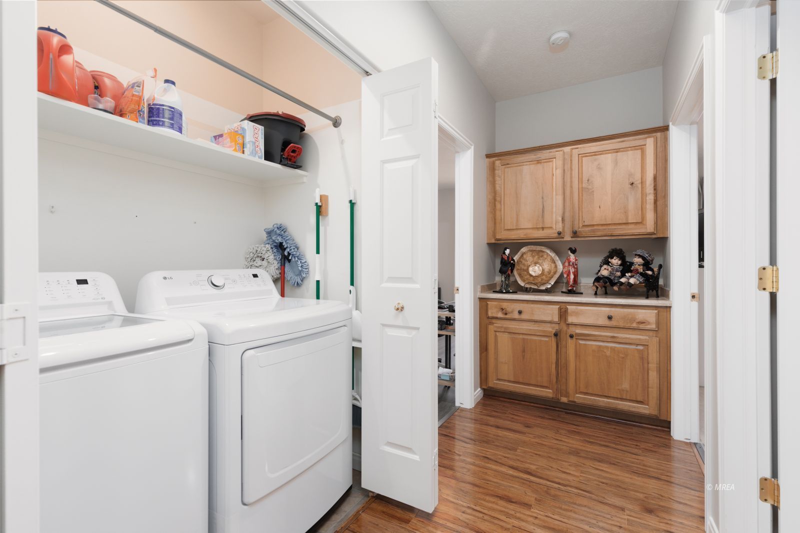 2324  517 W Mesquite Blvd 