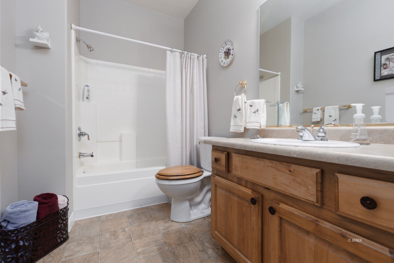 2324  517 W Mesquite Blvd 