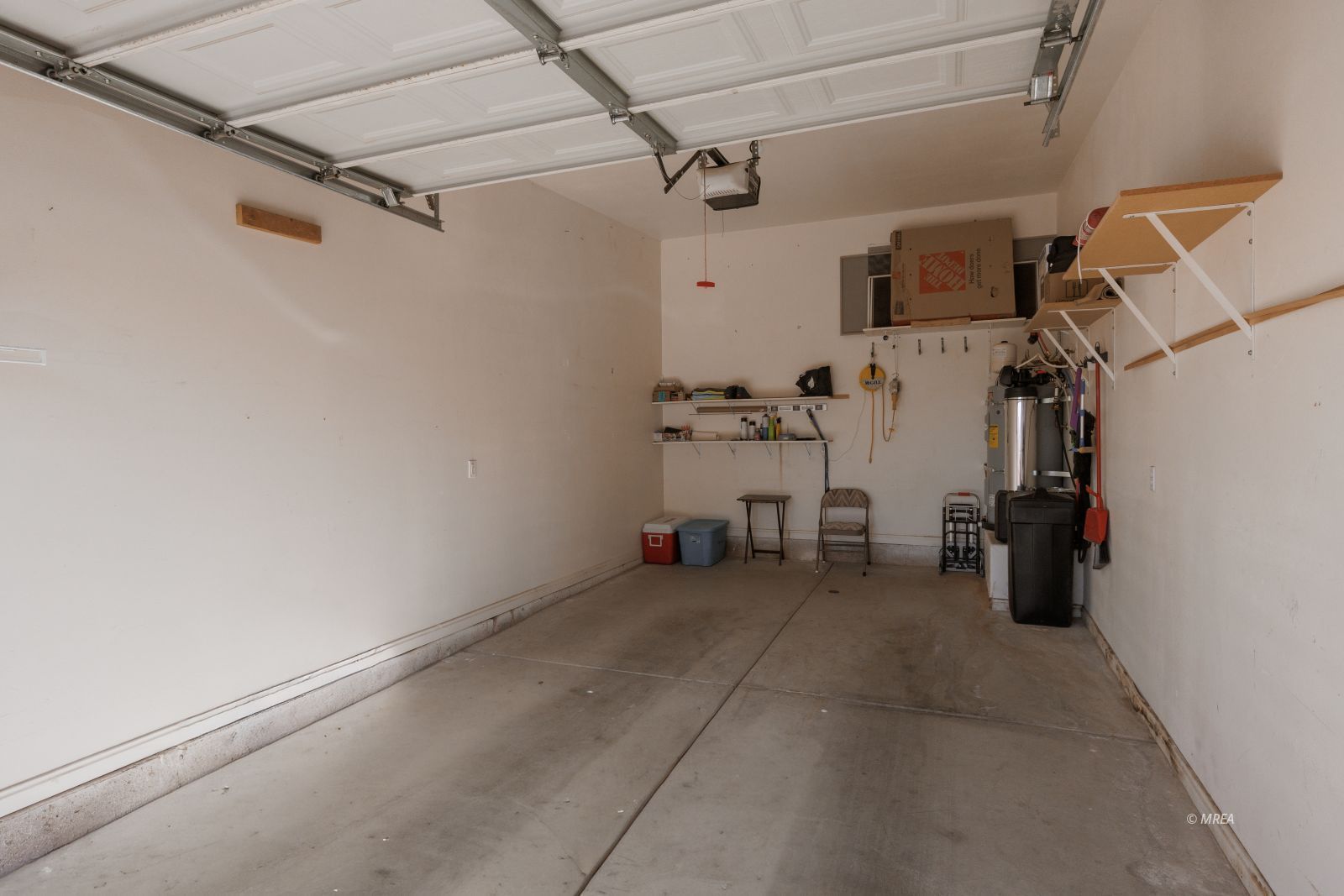 2324  517 W Mesquite Blvd 