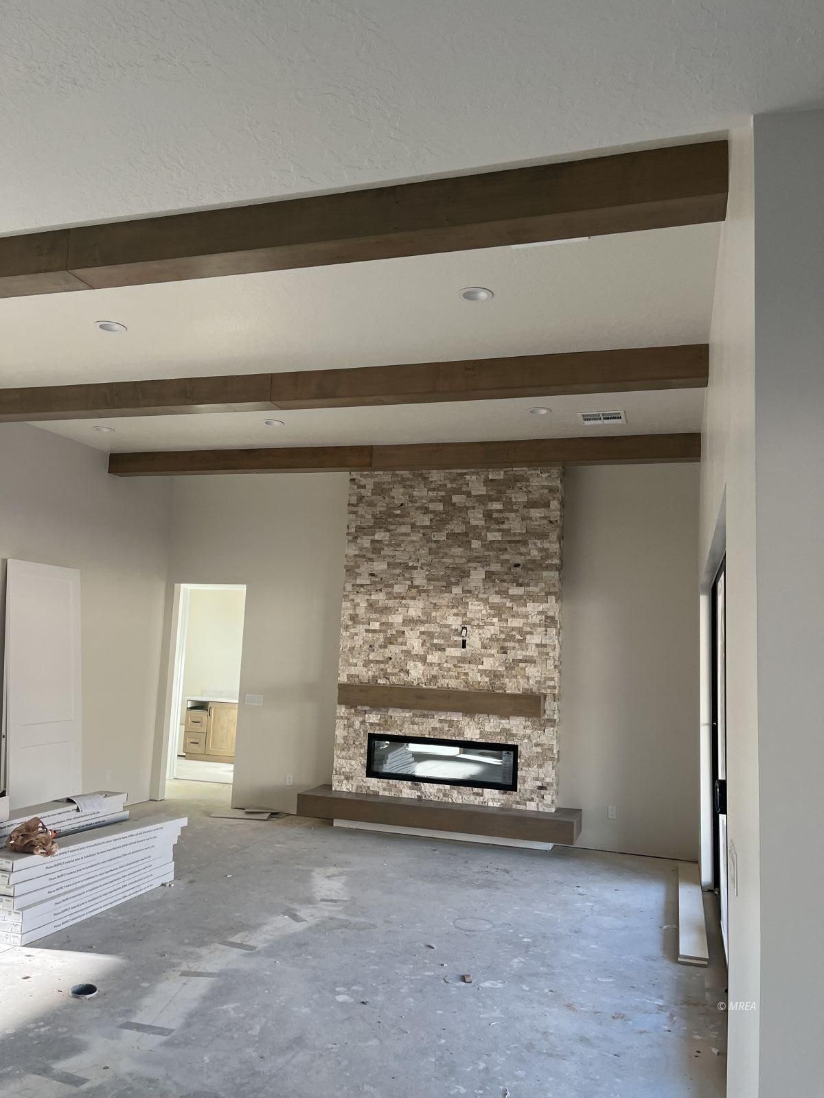 1558  Pomegranate Trl 