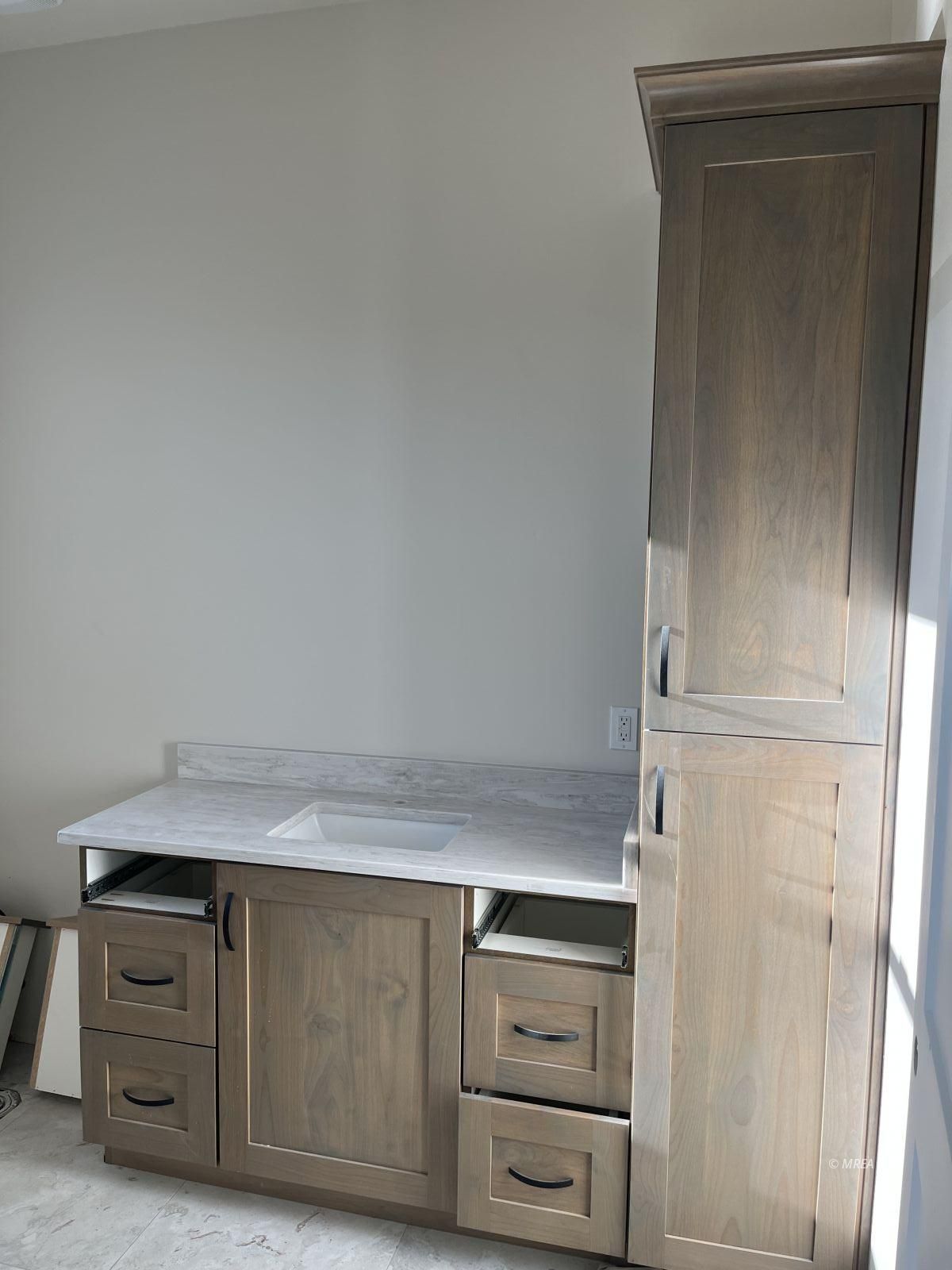 1558  Pomegranate Trl 