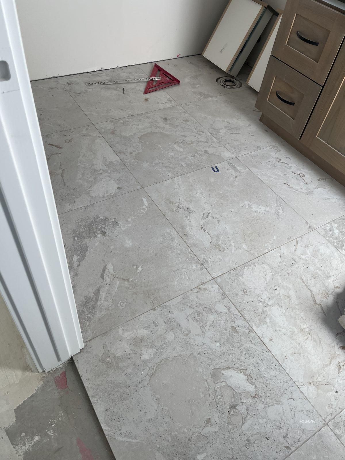 1558  Pomegranate Trl 