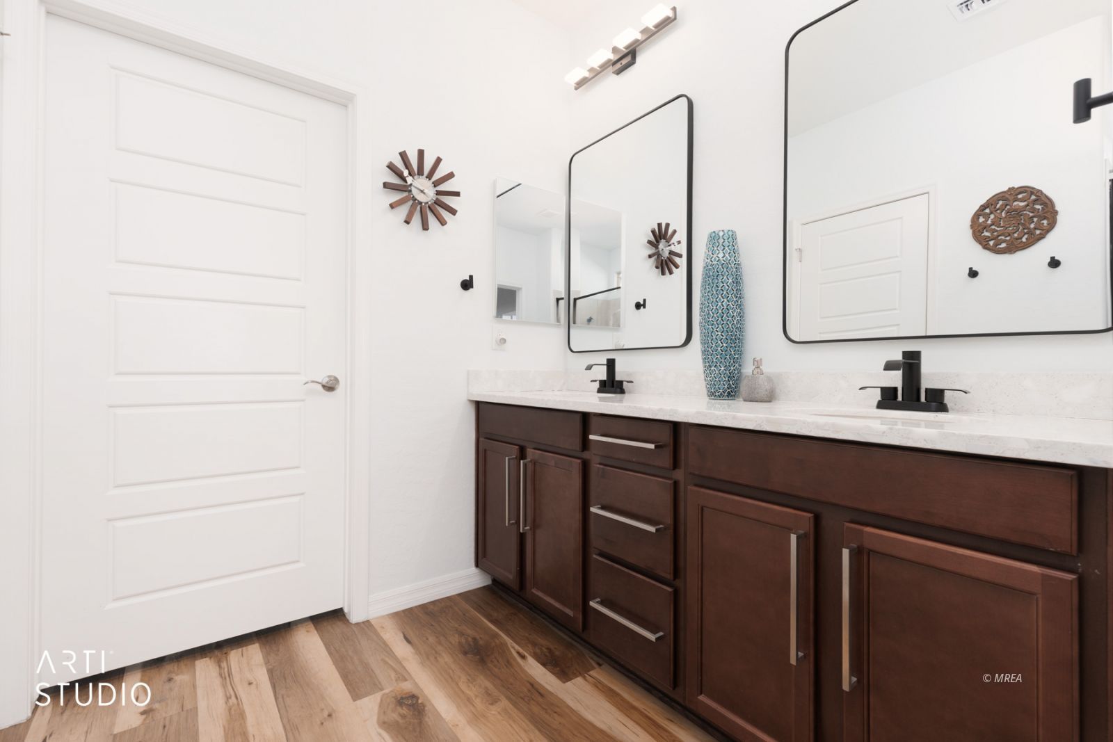   Trickling Brook Rdge 