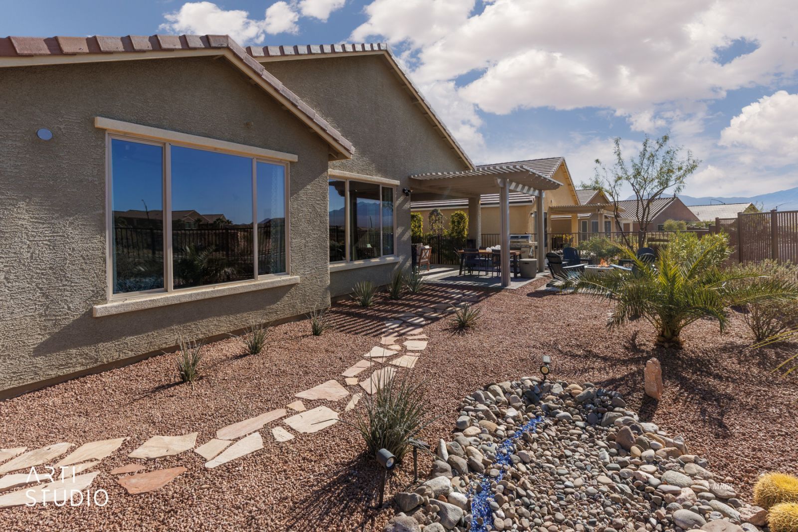   Trickling Brook Rdge 