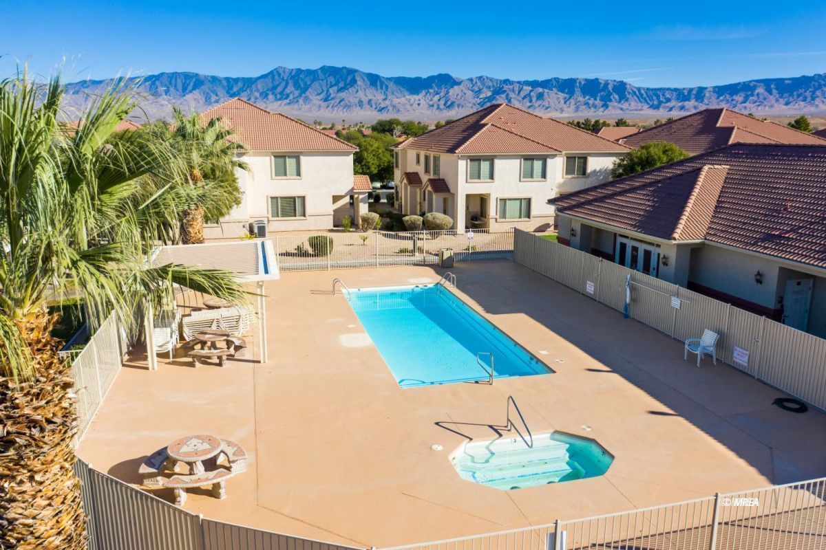 103  Desert Willow Ln #B