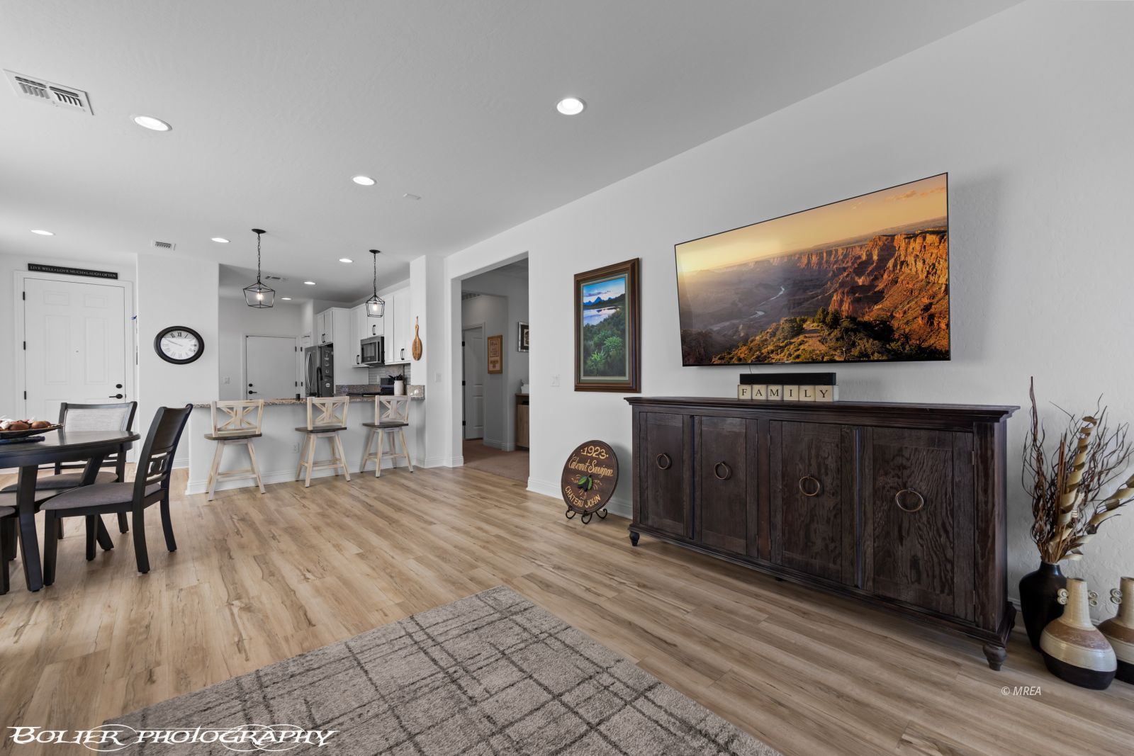 1070  Crestline  HTS 