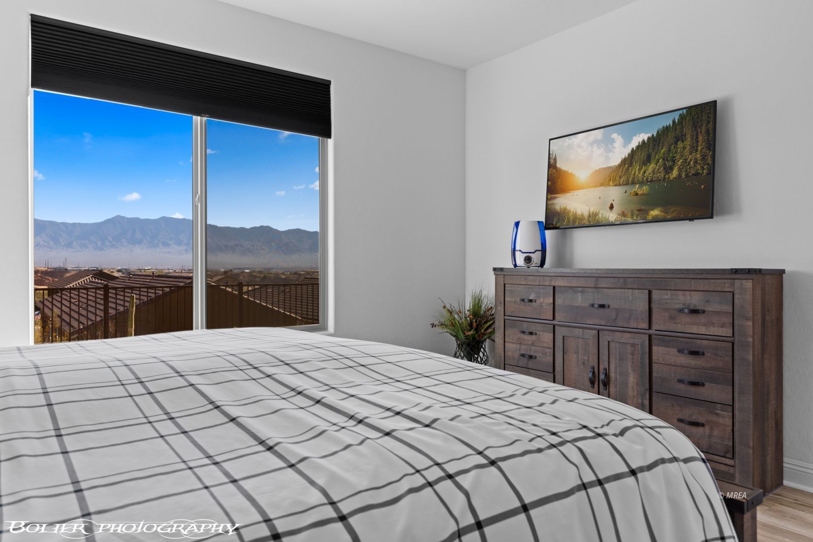 1070  Crestline  HTS 