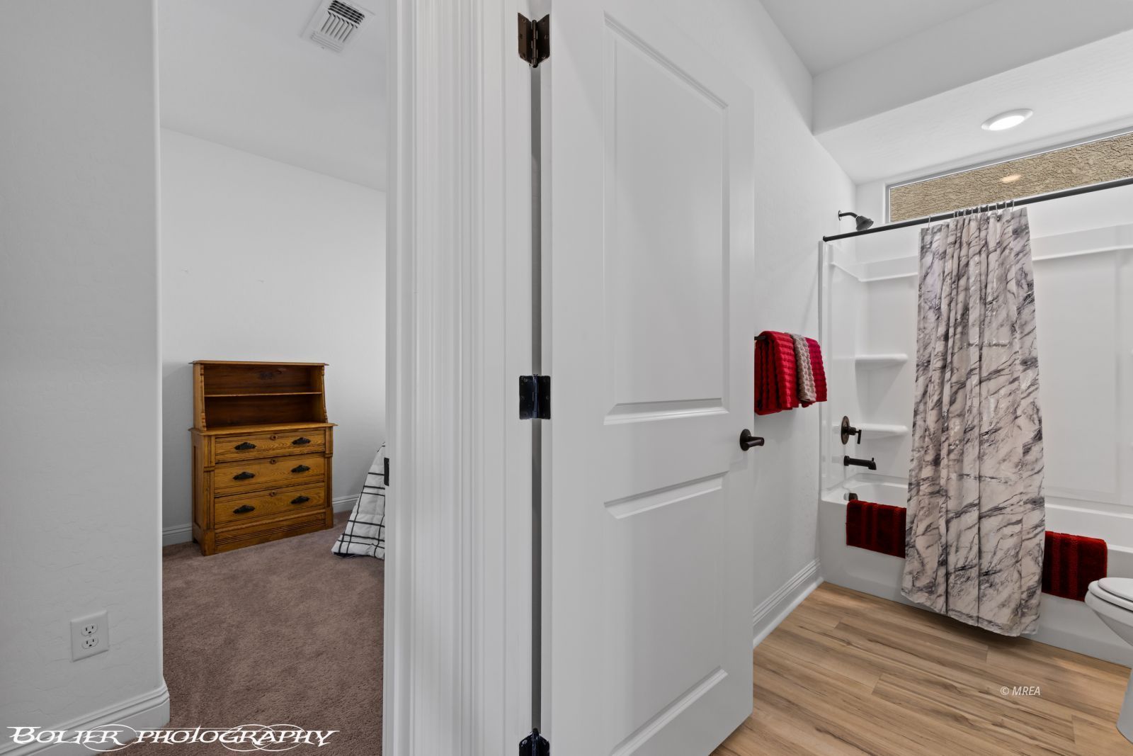 1070  Crestline  HTS 