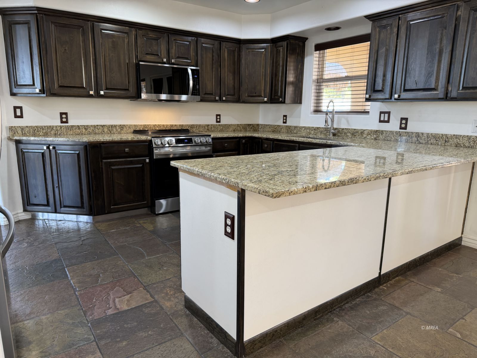 958  Via Carlotta Ct