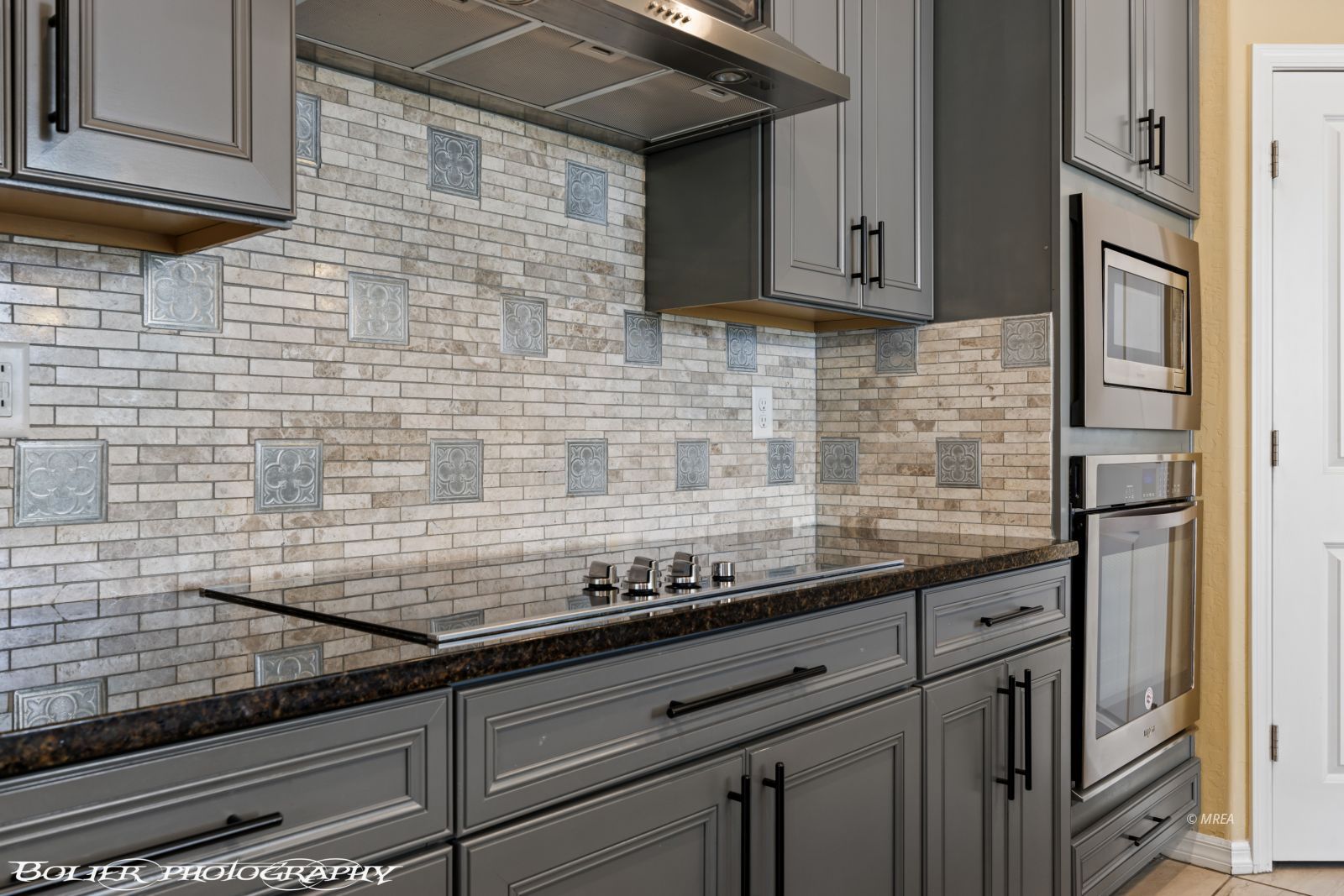 1400  White Water Way 