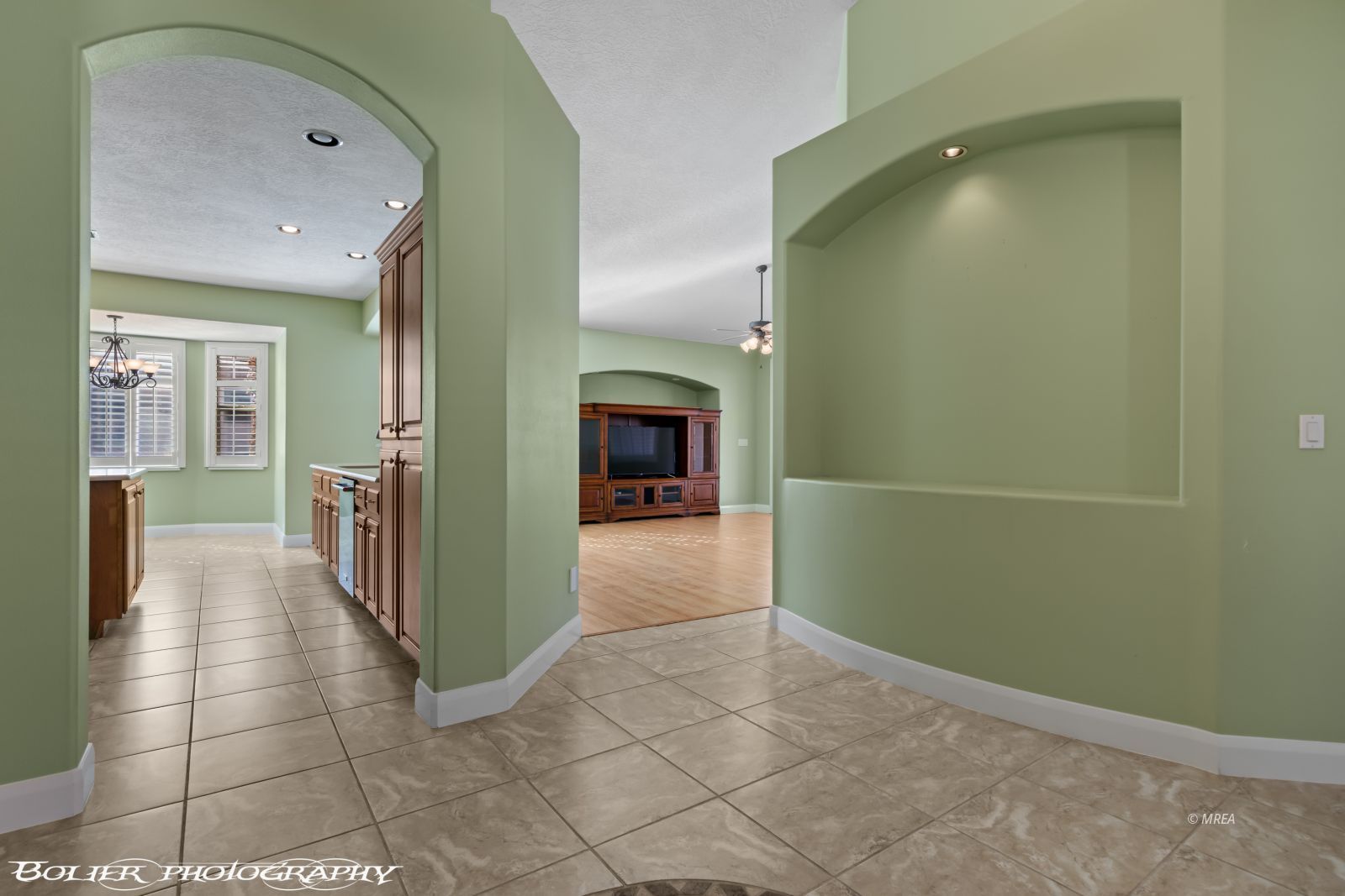 1037  Highland Hills Dr. 