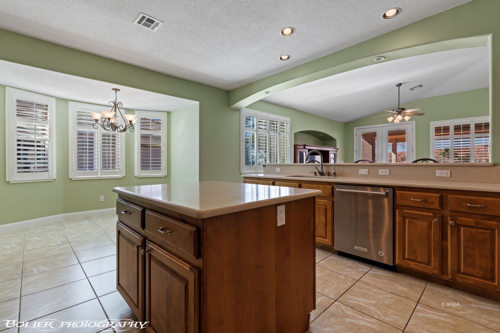 1037  Highland Hills Dr. 