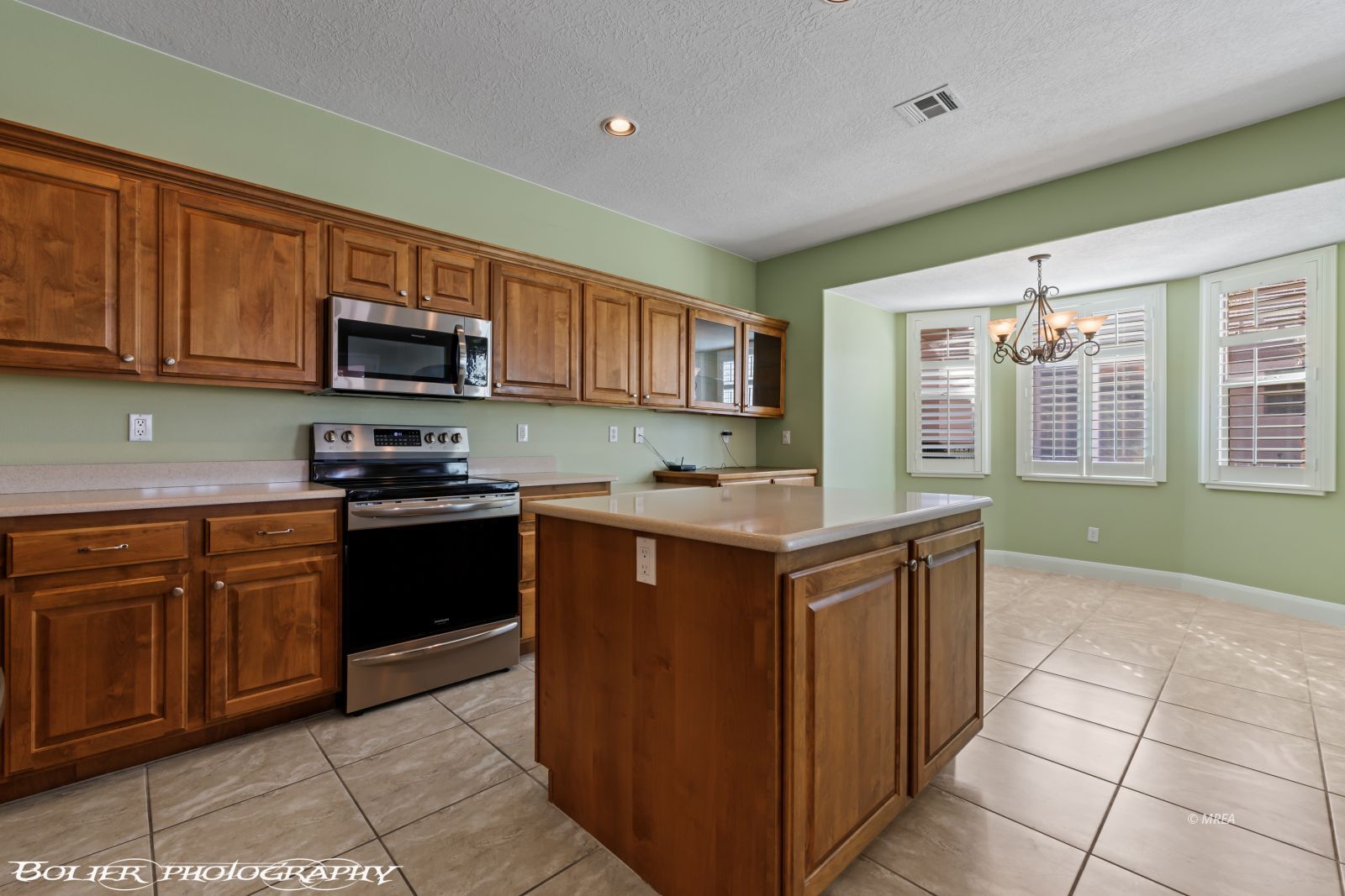 1037  Highland Hills Dr. 