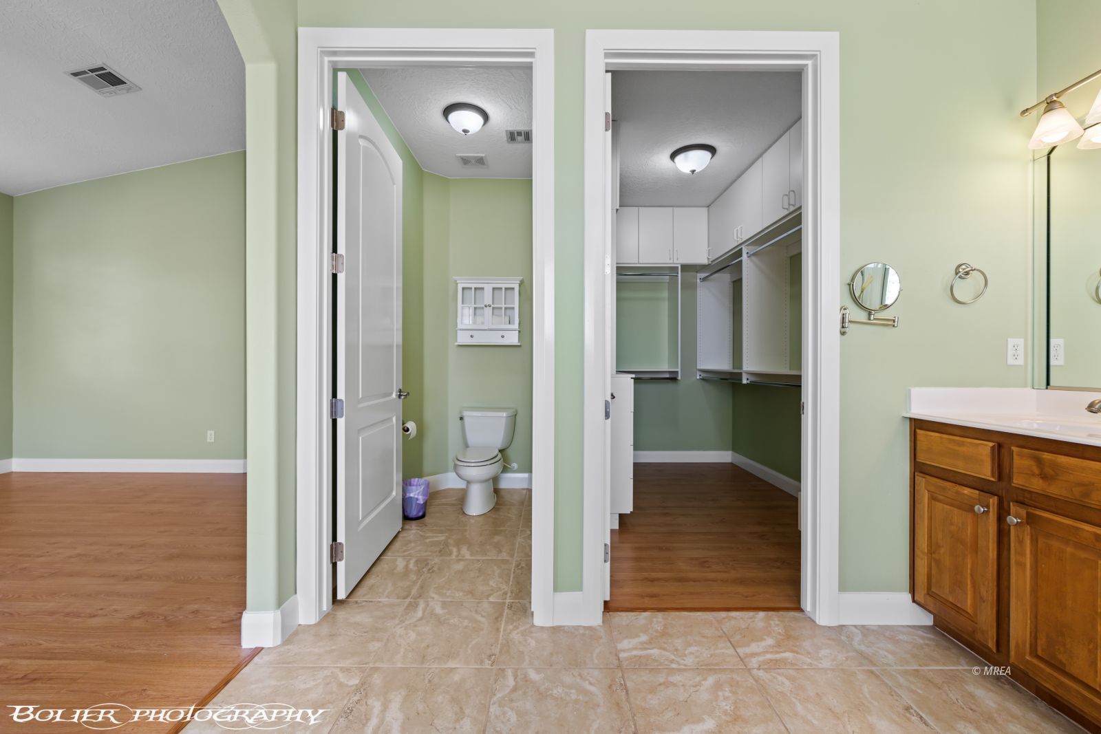 1037  Highland Hills Dr. 