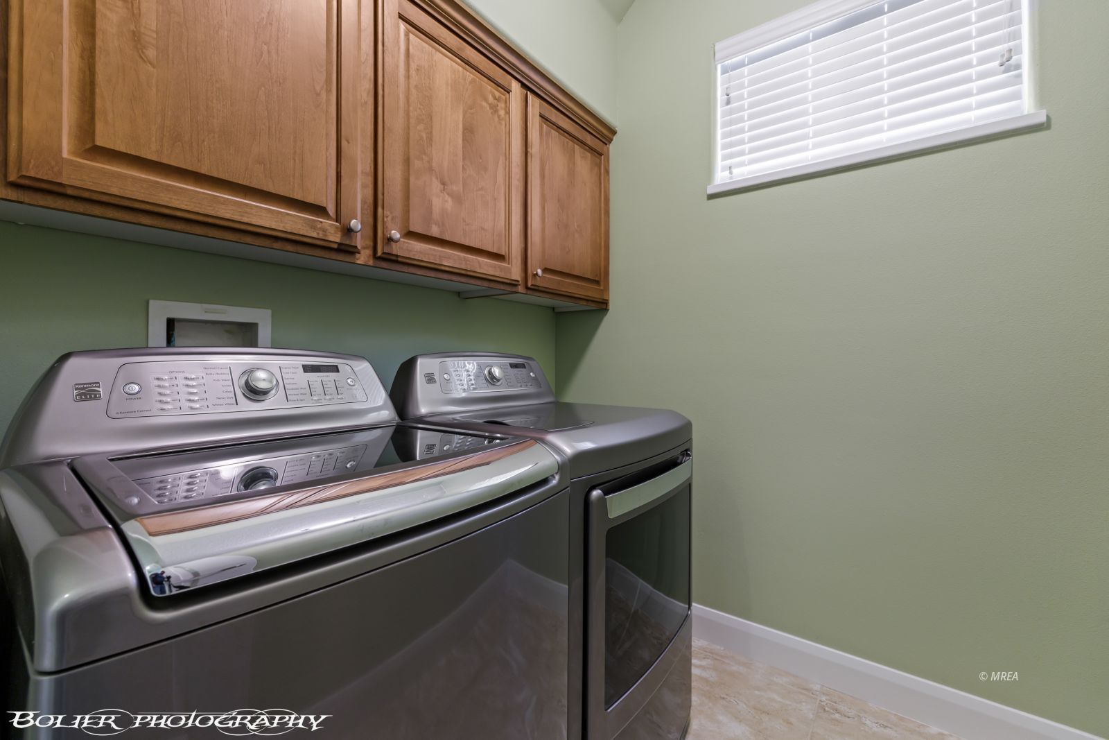 1037  Highland Hills Dr. 