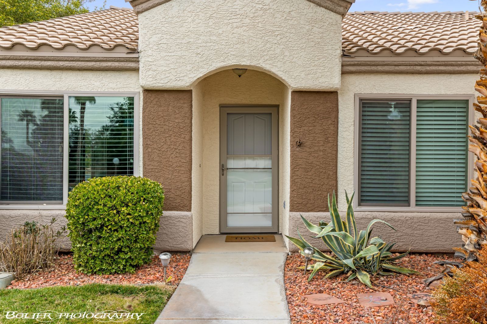 1231  Indian Wells Rd