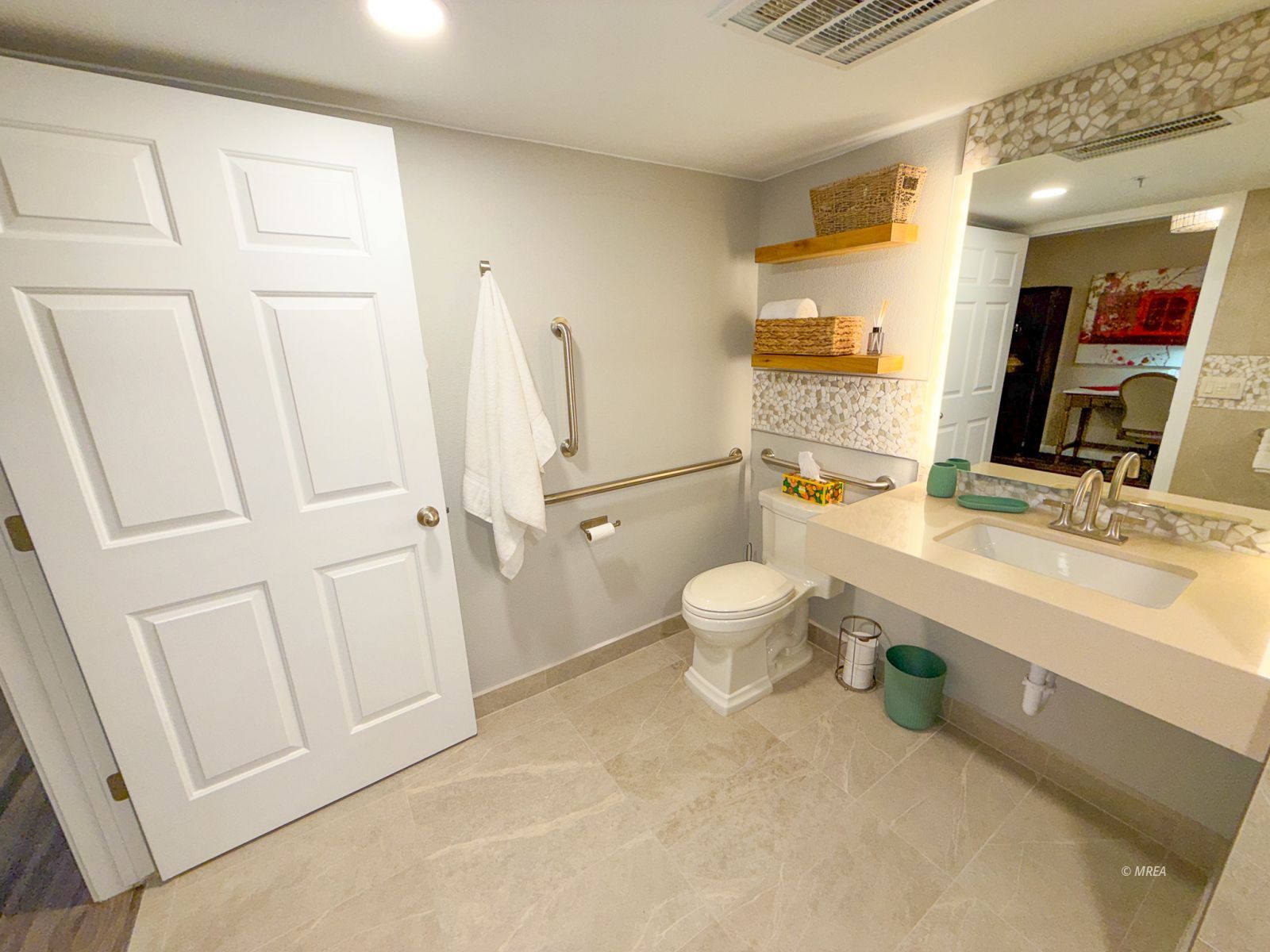 555  Highland Dr #219