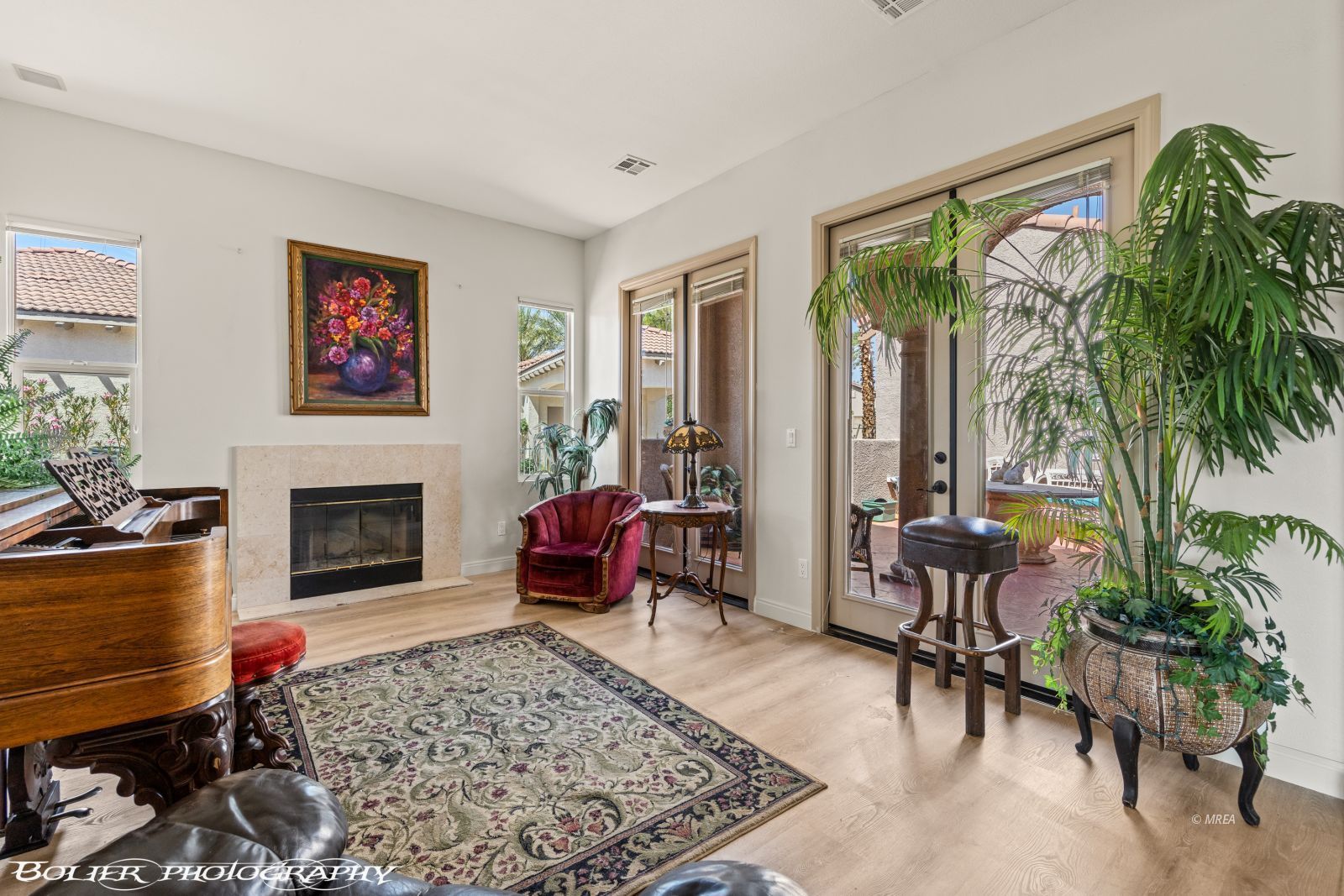 524  Mountainside Ct