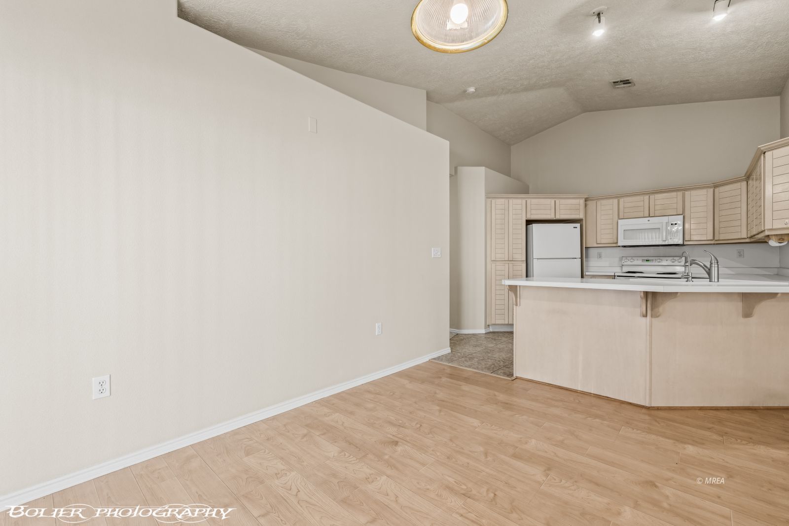 738  Mesa Springs Dr