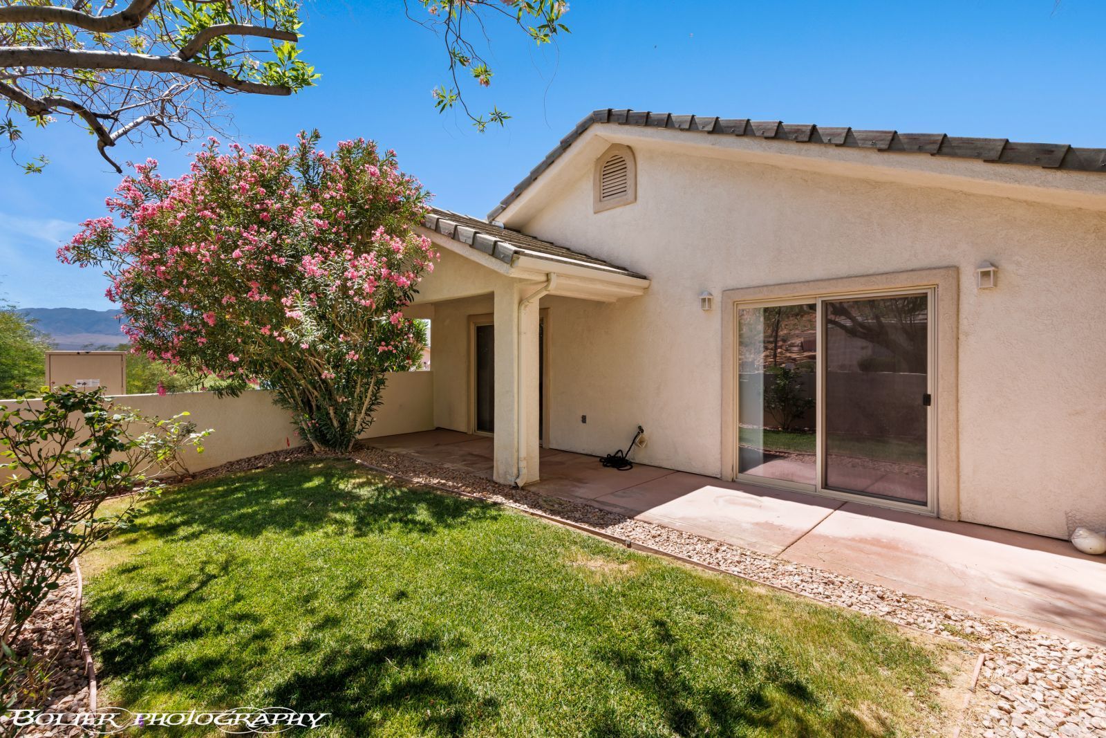 400  Paradise Pkwy  #113