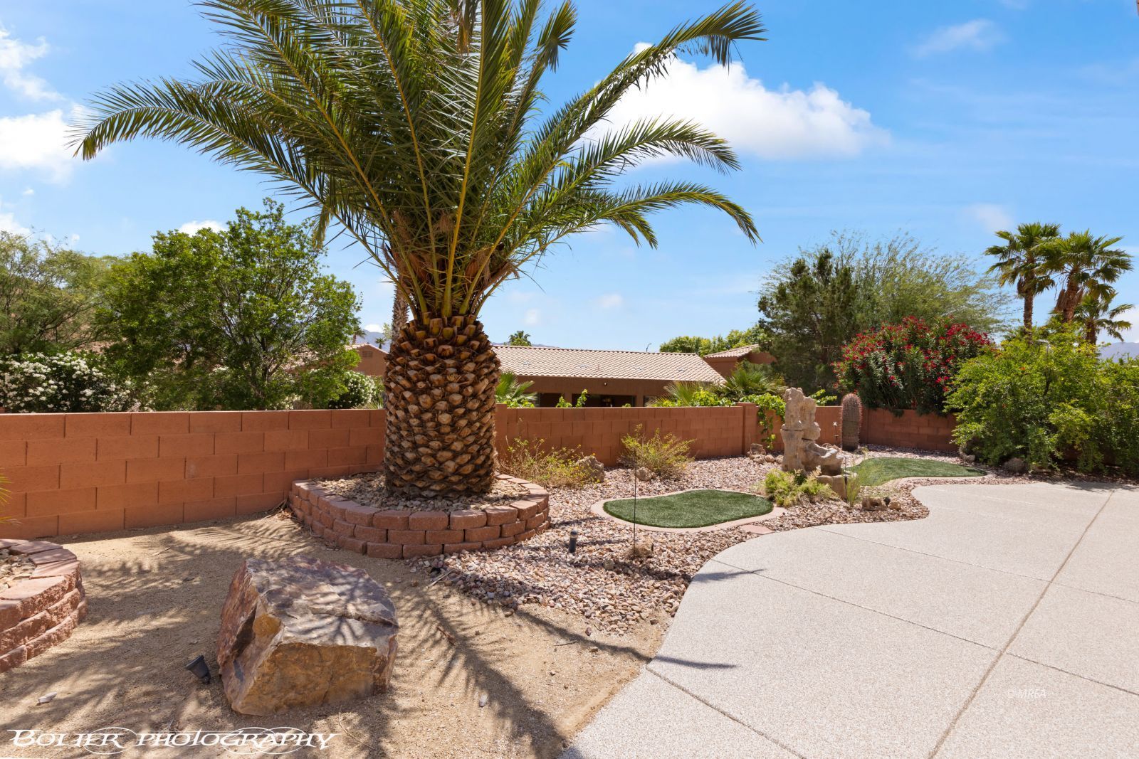 998  Opal St