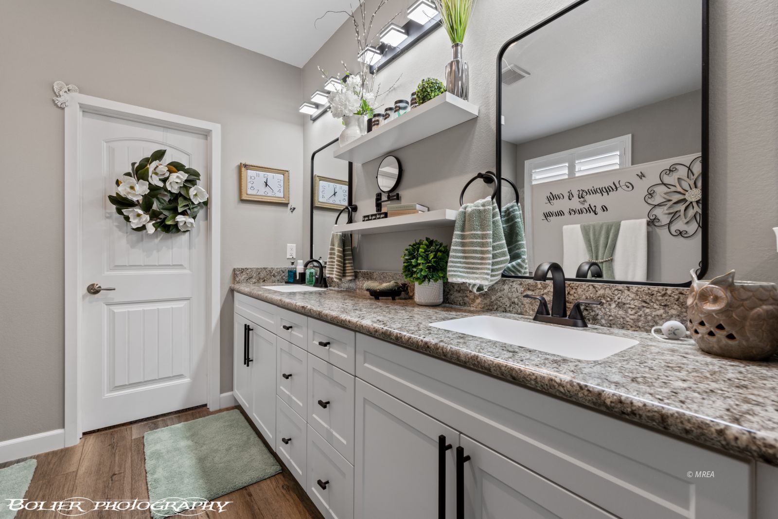 472  Paradise Valley Hts 