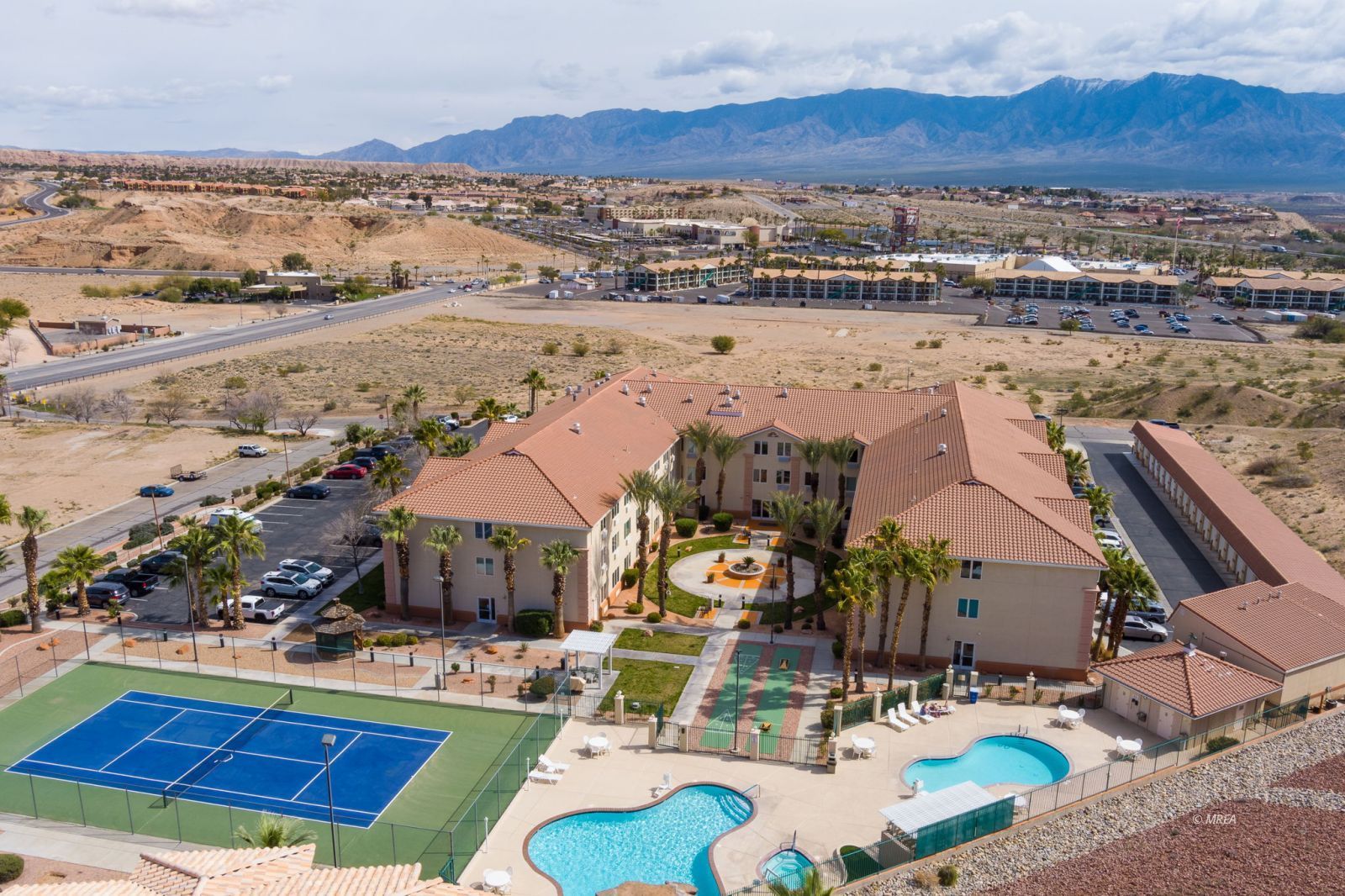 555  Highland Dr #330