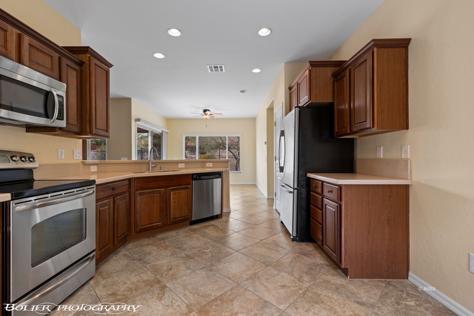 1421  Chuck Wagon Run 