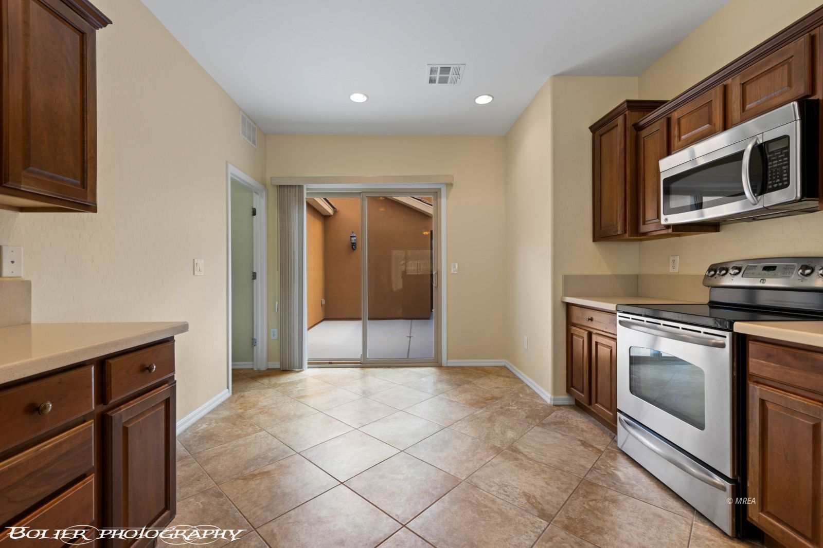 1421  Chuck Wagon Run 