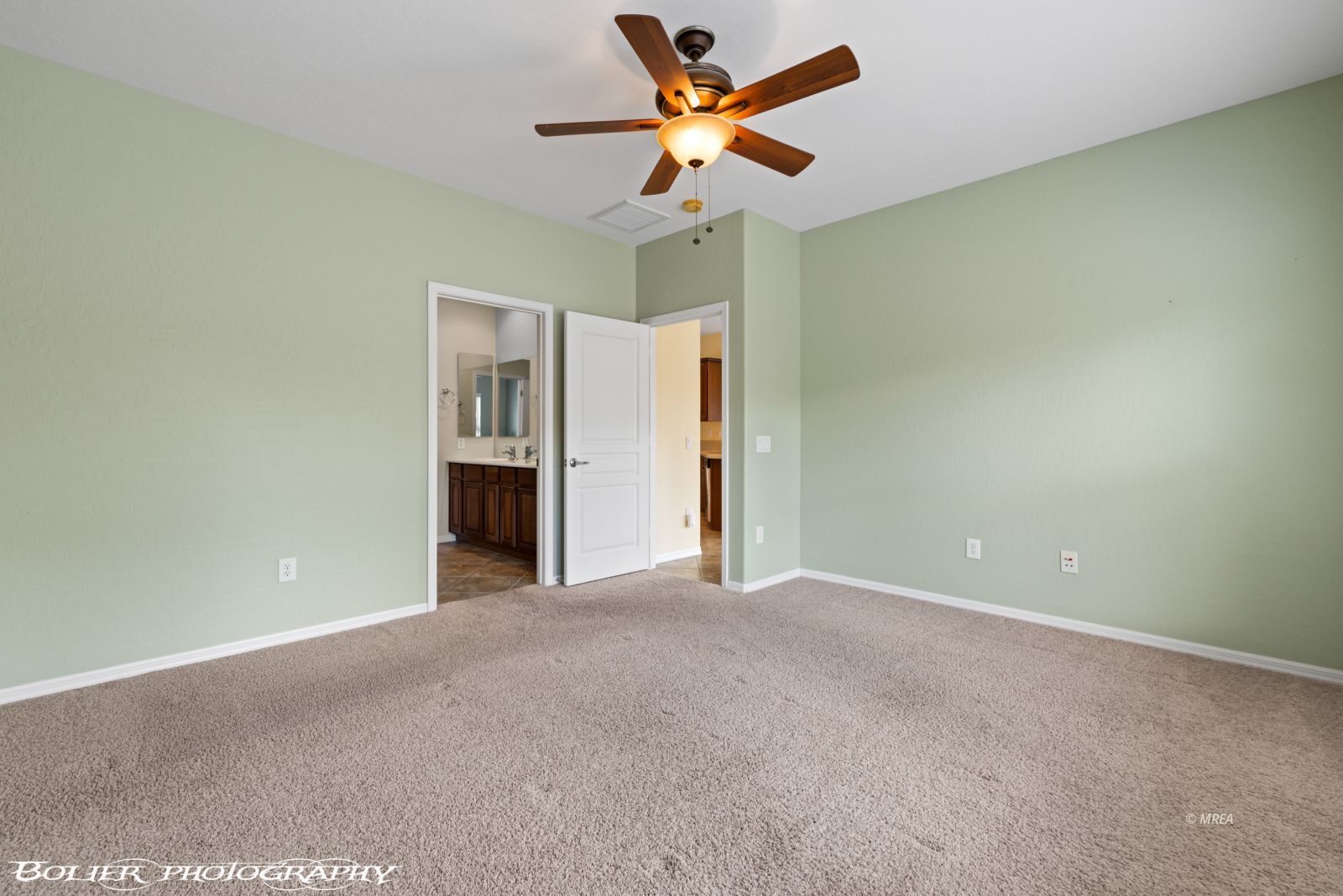 1421  Chuck Wagon Run 