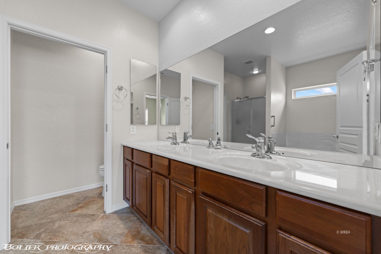 1421  Chuck Wagon Run 