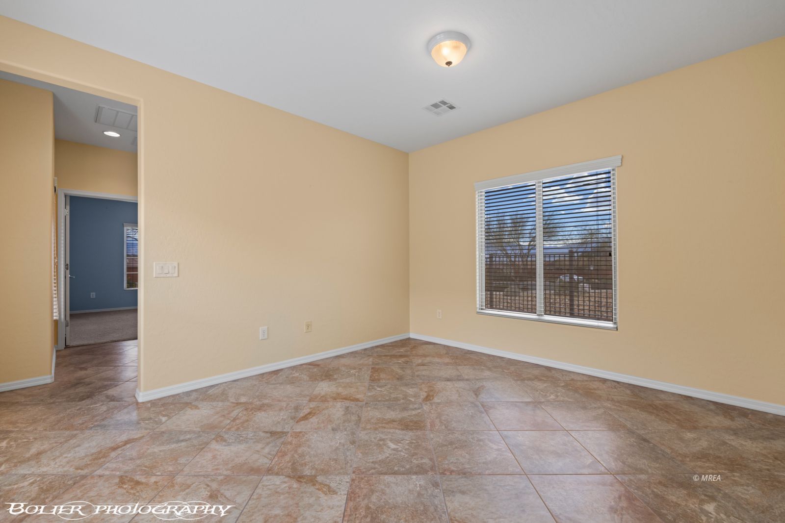 1421  Chuck Wagon Run 