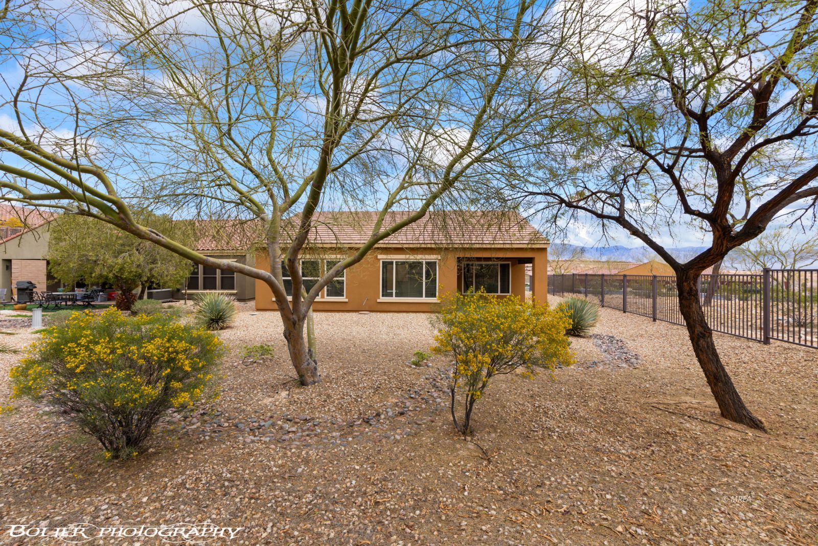 1421  Chuck Wagon Run 