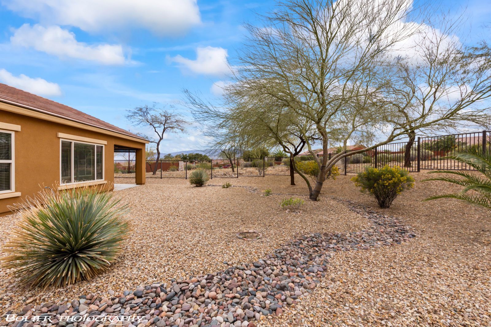 1421  Chuck Wagon Run 