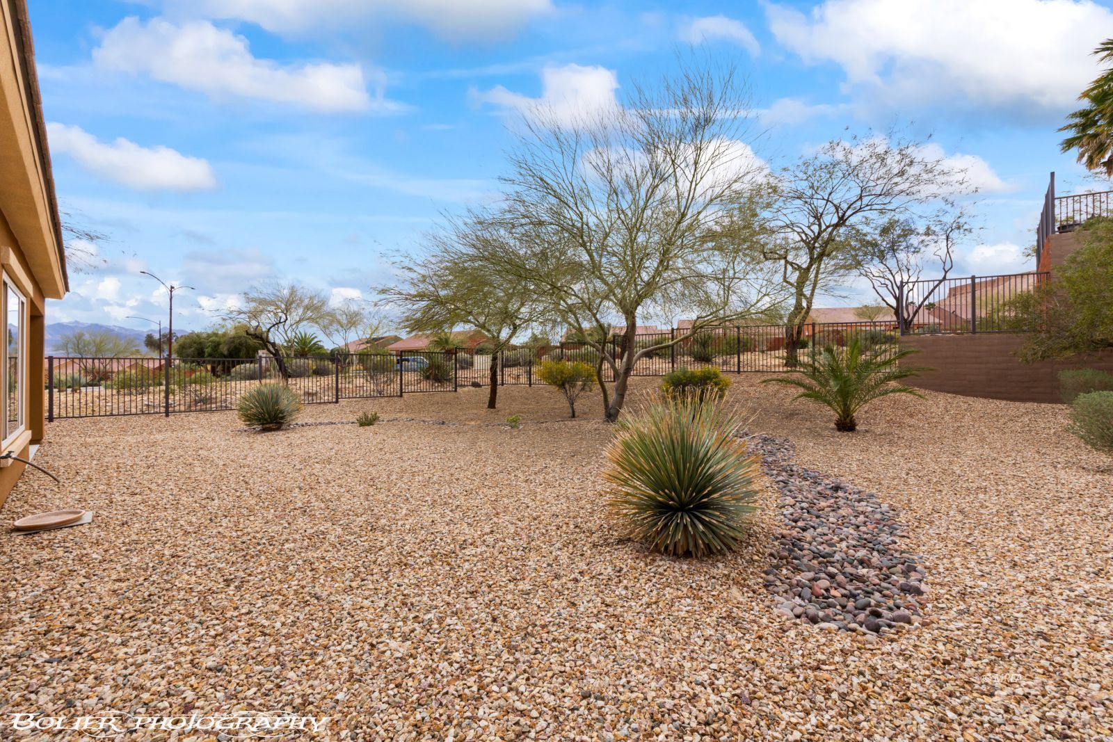 1421  Chuck Wagon Run 