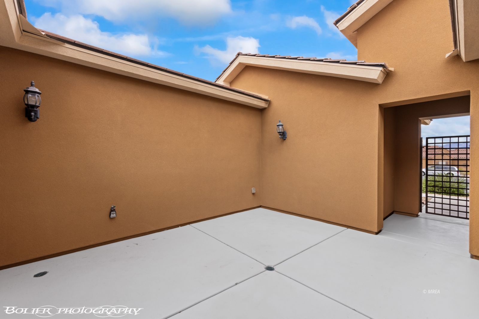 1421  Chuck Wagon Run 