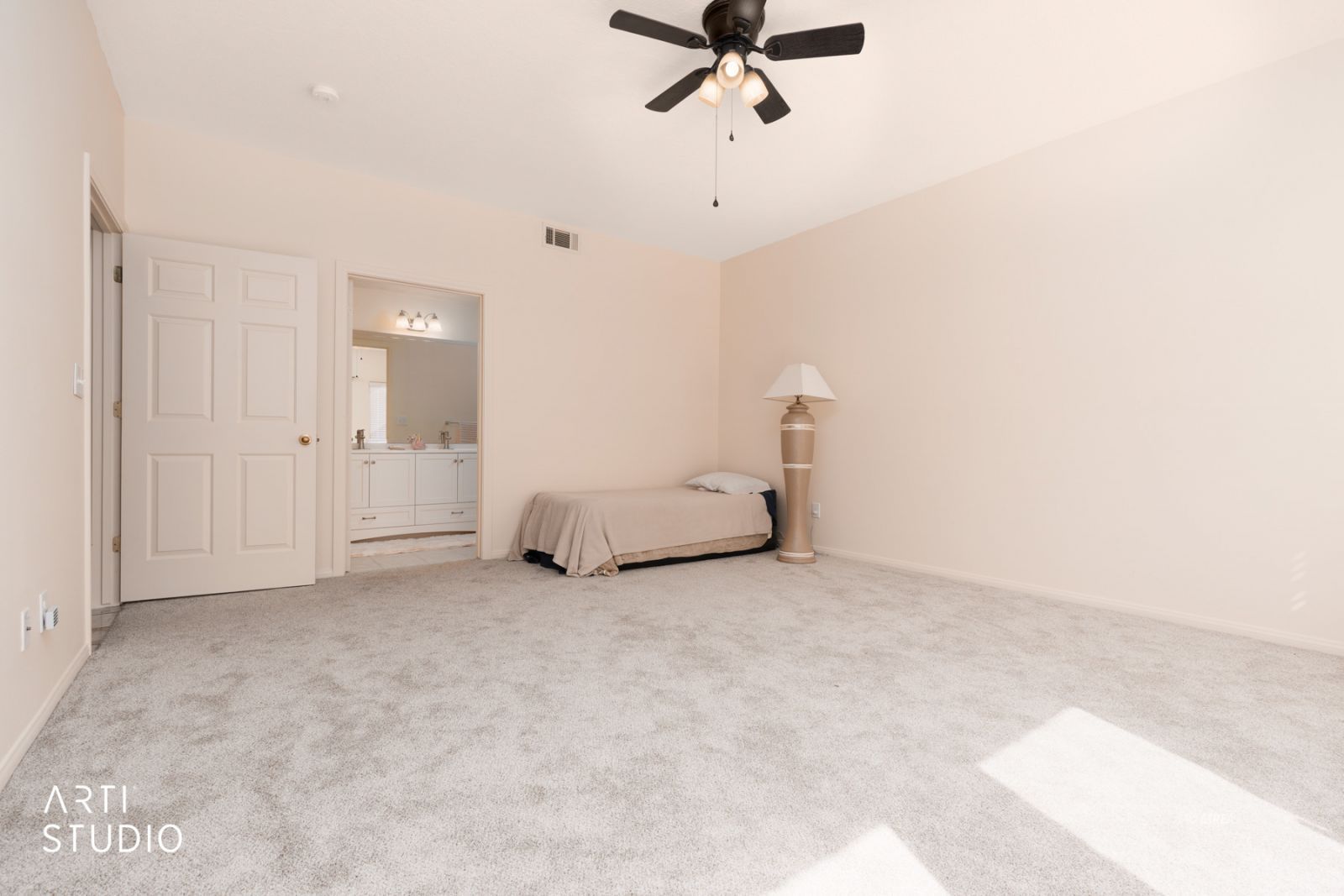   517 W Mesquite Blvd  #512