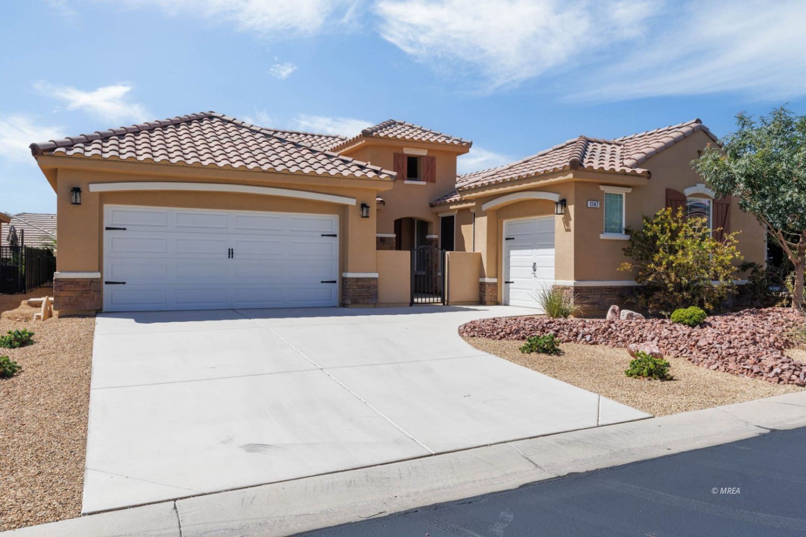 1147  Pebble View Ln