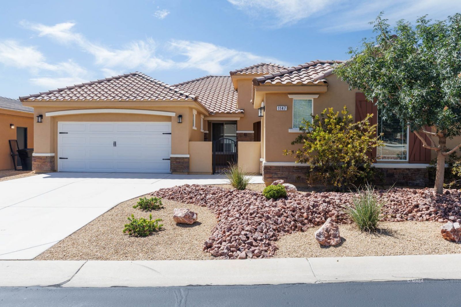 1147  Pebble View Ln