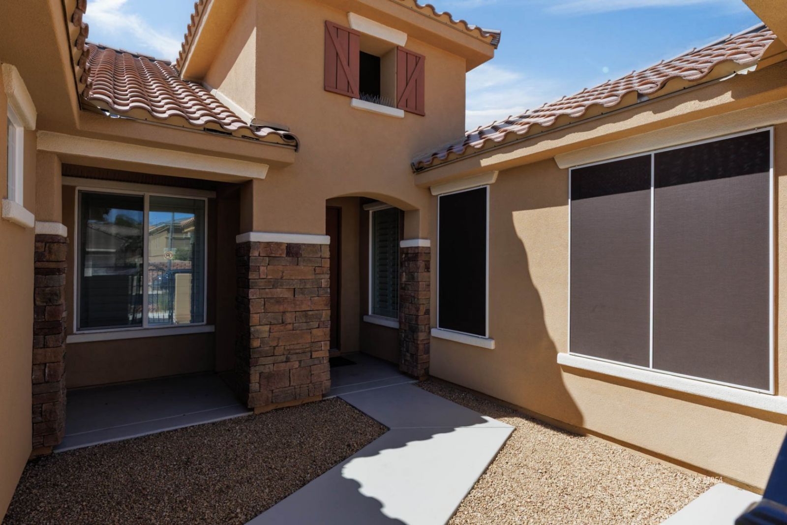 1147  Pebble View Ln