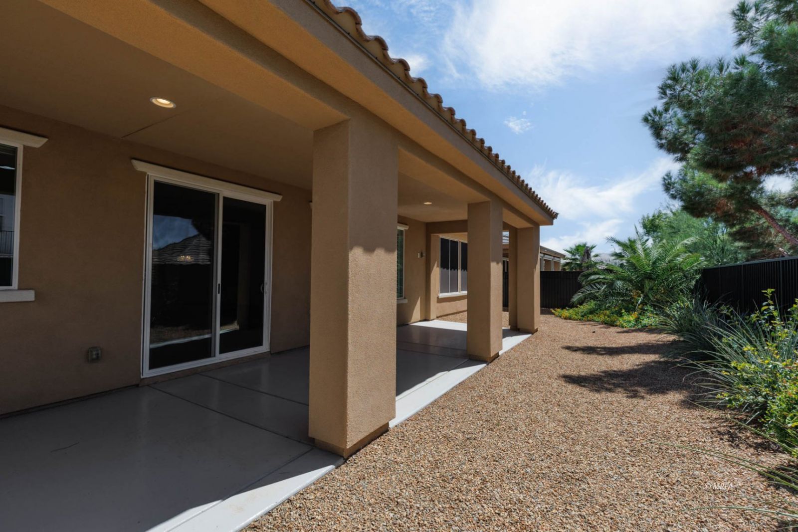 1147  Pebble View Ln