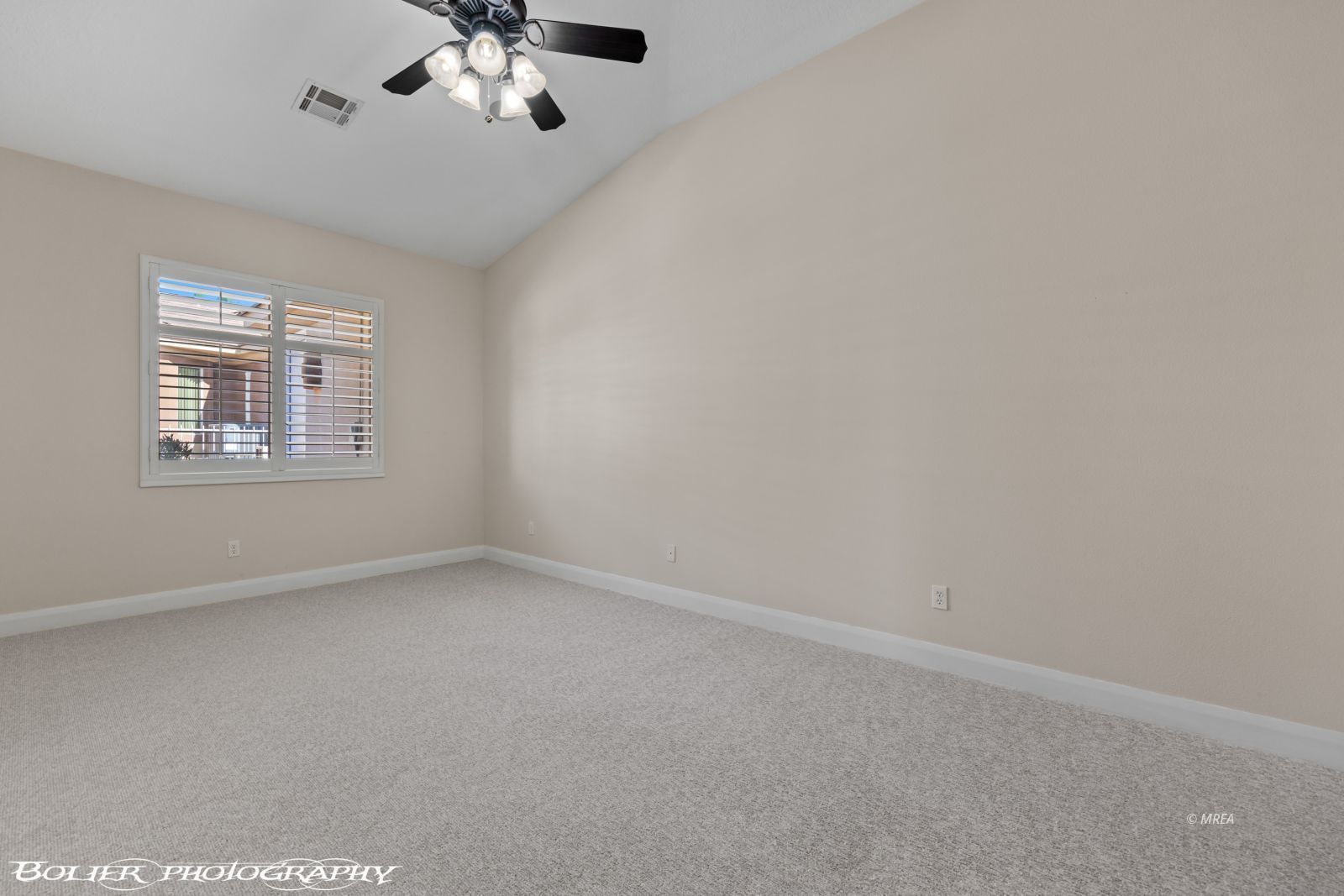 559  Highland View Ct